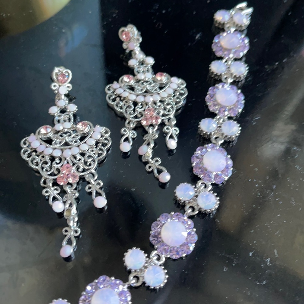 Earrings and bracelet set